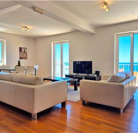 9 Bedroom Villa with Pool and Sea Views in Cavtat, sleeps 18